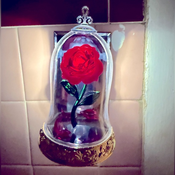 Bath & Body Works - Disney Princess Belle Wallflower Holder & Light - NWT